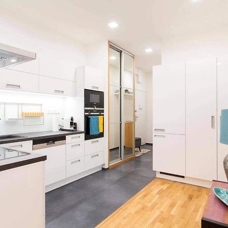 Friendly Private Room In The Sharing Flat Prague Luaran gambar